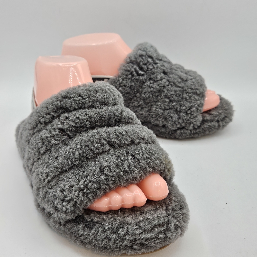 Ugg Classic fluffy sherpa slippers size 5 - Picture 7 of 16